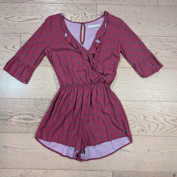 Abercrombie & Fitch Romper Floral Print Ruffle Trim Half Sleeve Maroon - Picture 1 of 4